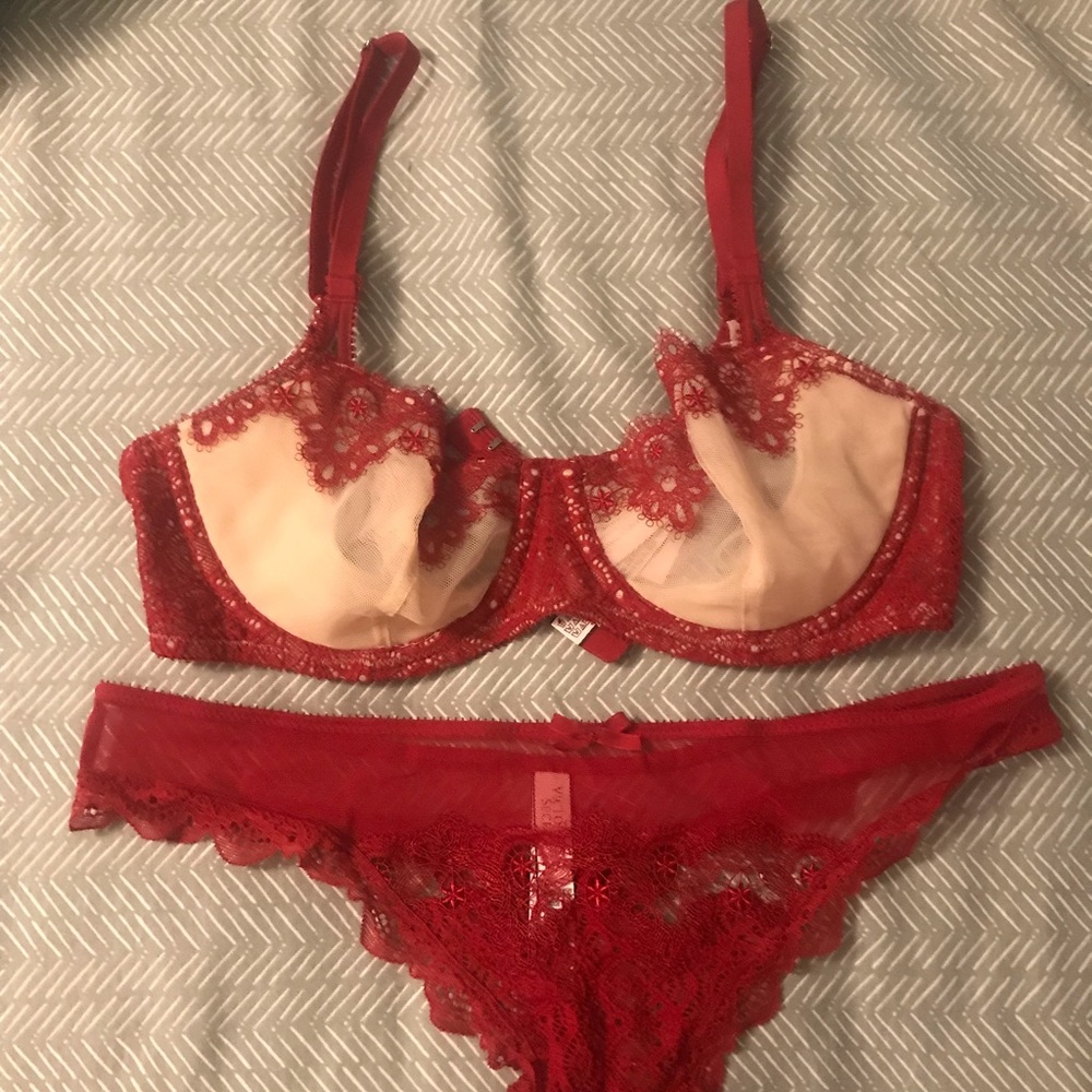Tan and lace Victoria’s Secret set